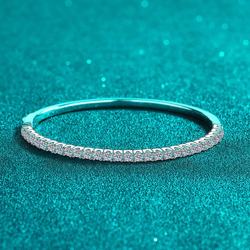 Bracelet with 1.68 Carat Moissanite Stones in Starry Sky Pattern on Platinum-Plated 925 Sterling Silver