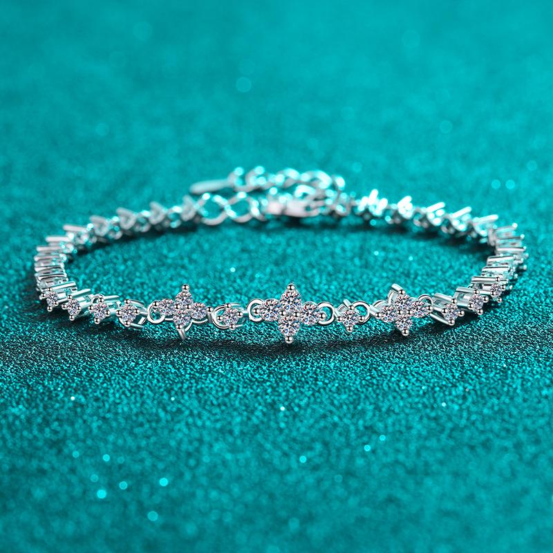 Bracelet with 1.38 Carat Moissanite Stones in Elegant Sterling Silver Featuring Floral Motifs