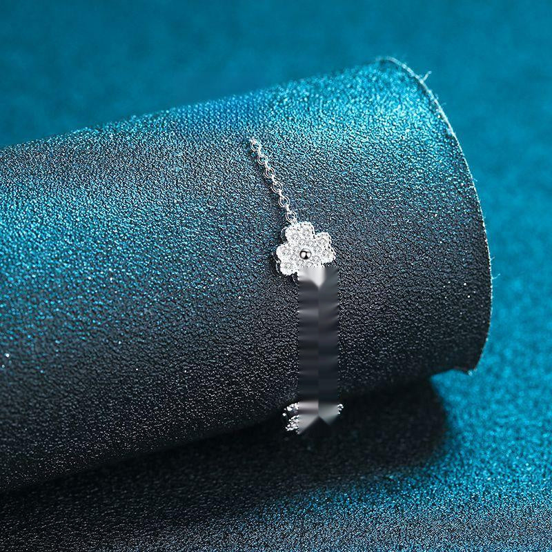 Bracelet with Five-Leaf Clover Design in 925 Sterling Silver Featuring Micro-Set Moissanite