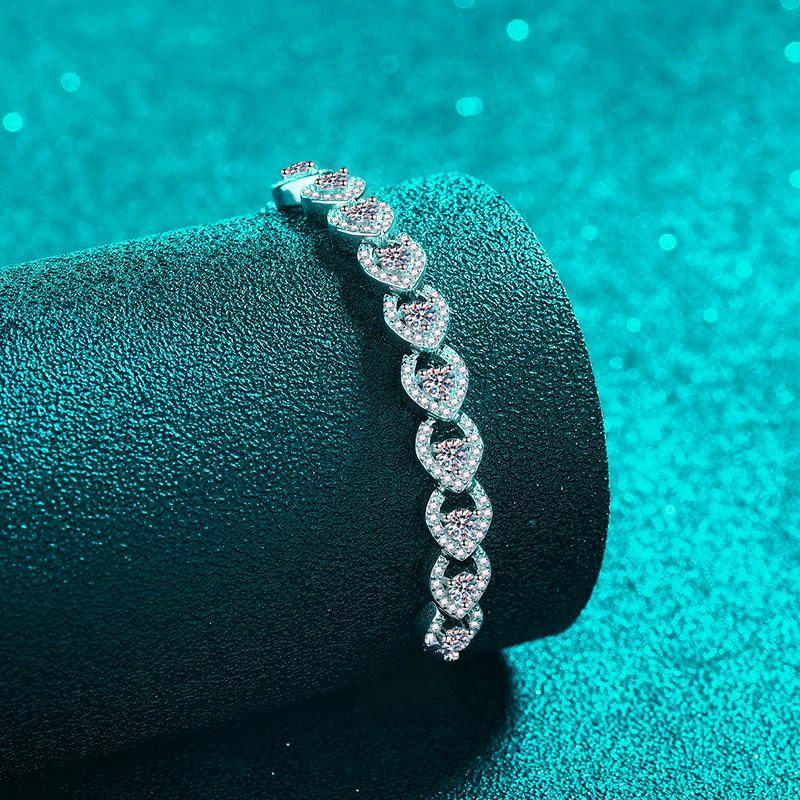 Bracelet with Adjustable 925 Sterling Silver Plated PT950 Gold Stretch Band Featuring 1 Carat Moissanite Accents