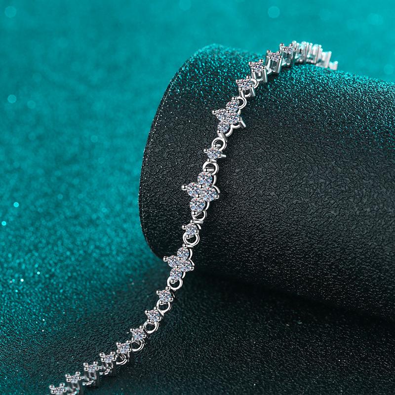 Bracelet with 1.38 Carat Moissanite Stones in Elegant Sterling Silver Featuring Floral Motifs