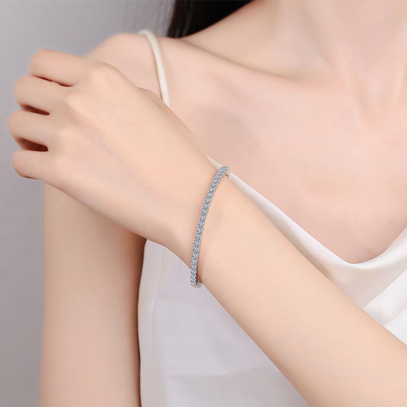 Bracelet with 2.6 Carat Moissanite Stones in Platinum-Plated 925 Sterling Silver Featuring Floral Accents