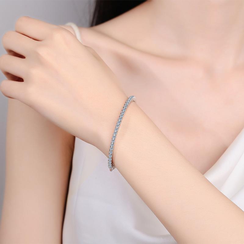 Bracelet with 1.68 Carat Moissanite Stones in Starry Sky Pattern on Platinum-Plated 925 Sterling Silver