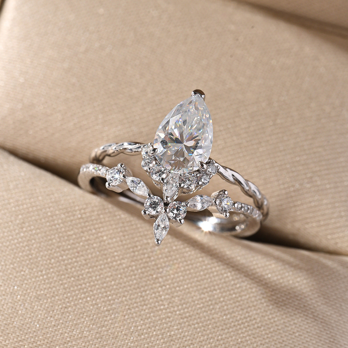 Moissanite Pear Cut Floral Crown Stacked Ring Set Platinum Color S925 Sterling Silver Ring for Women and Men Vintage Elegant Princess Style Wedding Party Anniversary Gift Jewelry